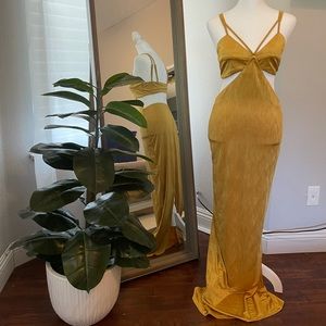 Side cutout maxi dress